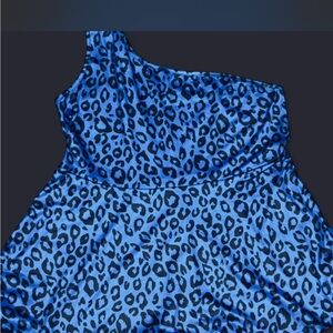 Blue Leopard Print One-Shoulder shirt size 1 XL